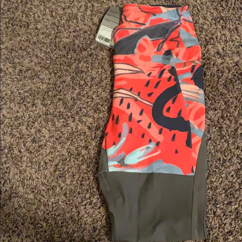 Nikki b pineapple leggings